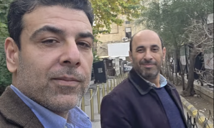 المحامي العام يطلق سراح الصحفي إياد شربجي ويقرر طيّ الادعاء بحقه في دمشق