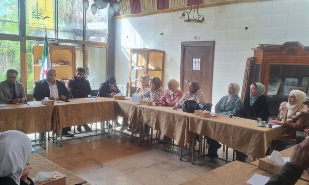 في حلب.. رابطة الصحفيين السوريين تناقش دور الإعلام في التحول الديمقراطي والمشاركون يؤكدون على المسؤولية المهنية ونبذ التحريض